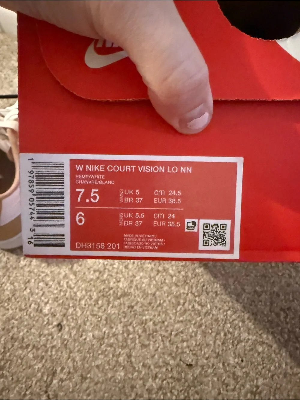 Nike low top